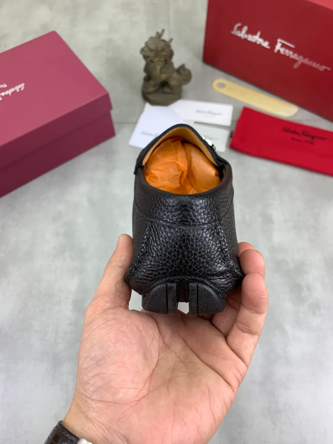 Men's shoes 💰P542 New model, high quality [Ferragamo/Ferragamo] Latest lazy slip-on shoes Original imported calfskin, imported cowhide lining + original luxury metal buckle + original combination outsole Comparison without pressure Code number: 38-45